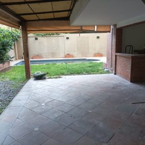 Arriendo espectacular duplex  con patio y piscina privada, Vitacura full