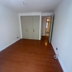 Arriendo espectacular duplex  con patio y piscina privada, Vitacura full